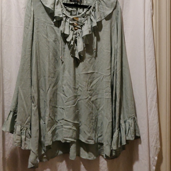 Suzanne Betro Tops - Women's  Suzanne Betro blouse